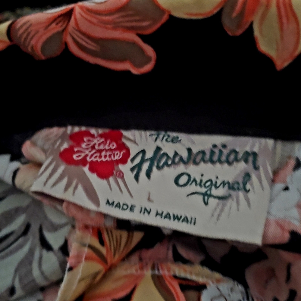 Hilo Hattie vintage Hawaiian shirt - Picture 8 of 9